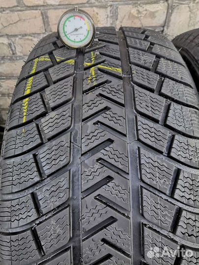 Michelin Latitude Alpin 255/55 R18