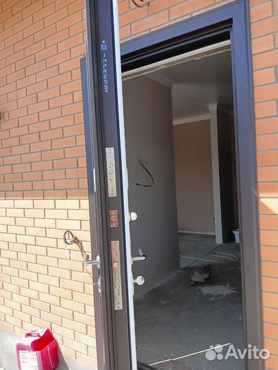 Дверь входная металлическая с терморазрывом