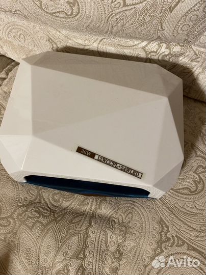 Ультрафиолетовая лампа-сушка для ногтей