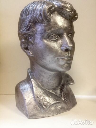 Бюст С. Есенина 22 см. Гипс