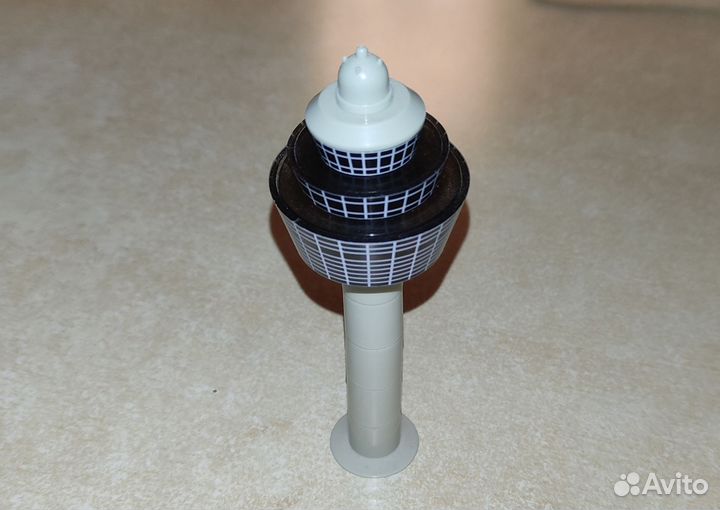 Макет диспетчерской вышки аэропорта 1:500 Herpa