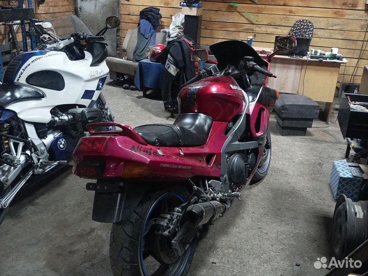 Кавасаки ZZR400