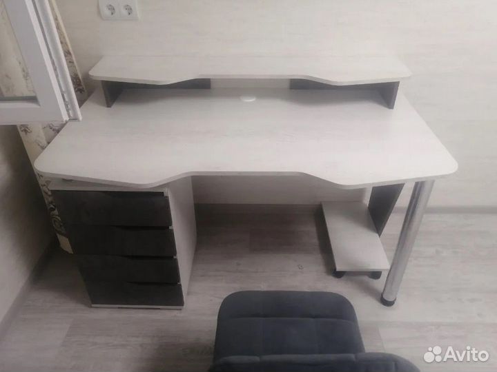 Новый компьютерный стол Геймер фабрики Термит