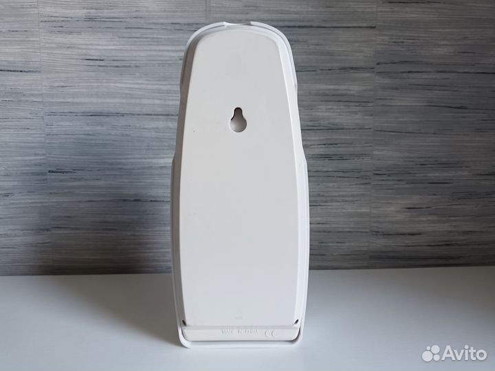 Аромадиффузор автоматический Airwick настенный