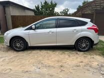 Ford Focus 1.6 AMT, 2013, 175 000 км, с пробегом, цена 735 000 руб.