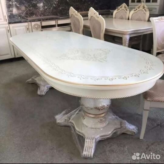 Кухонный стол