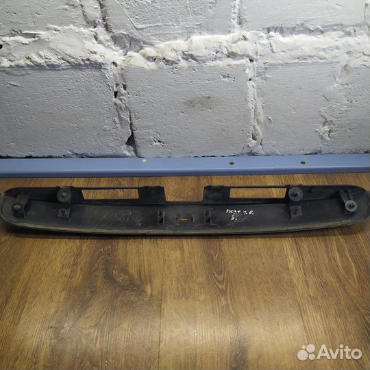 Накладка крышки багажника задняя Nissan Note