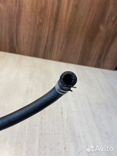 Трубка гура Mitsubishi Pajero V60 4M41