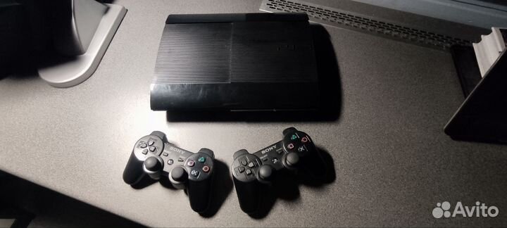 Продаю Sony playstation 3 super slim