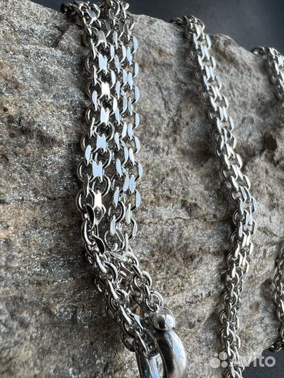 Крест и цепь