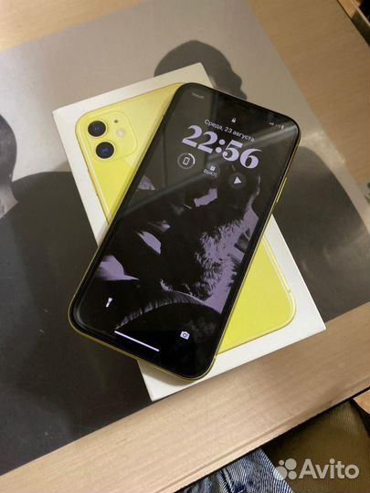 Телефон iPhone 11