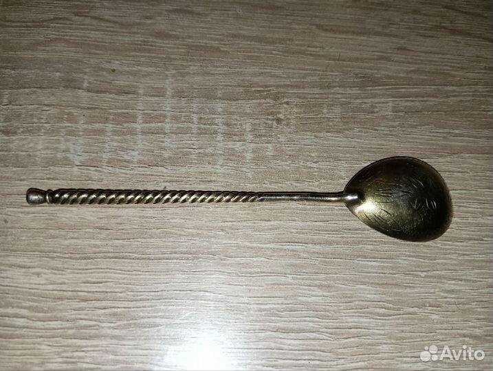 Серебряная чайная ложка