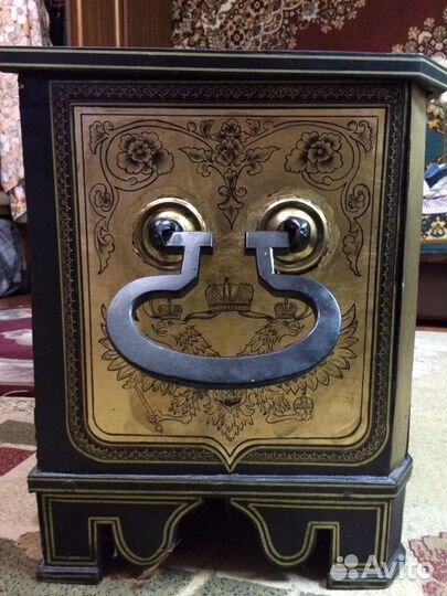 Полковая касса сундук сейф с секретами