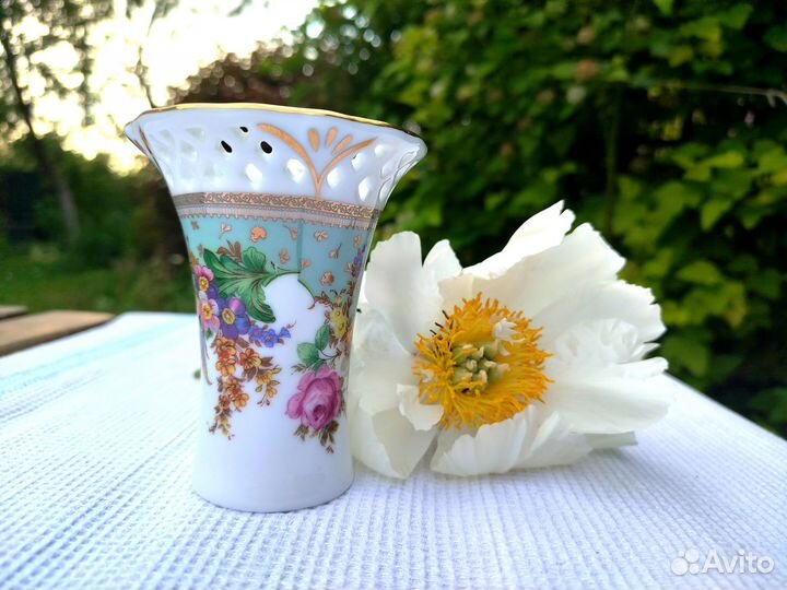 Фарфоровая мини-ваза (Япония)