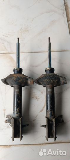 Передние стойки на Nissan x trail