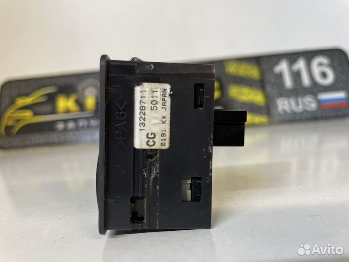 Кнопка стеклоподъемника задняя Astra H Zafira B