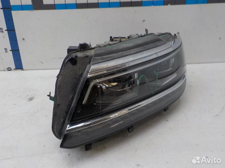 Фара левая Volkswagen Tiguan