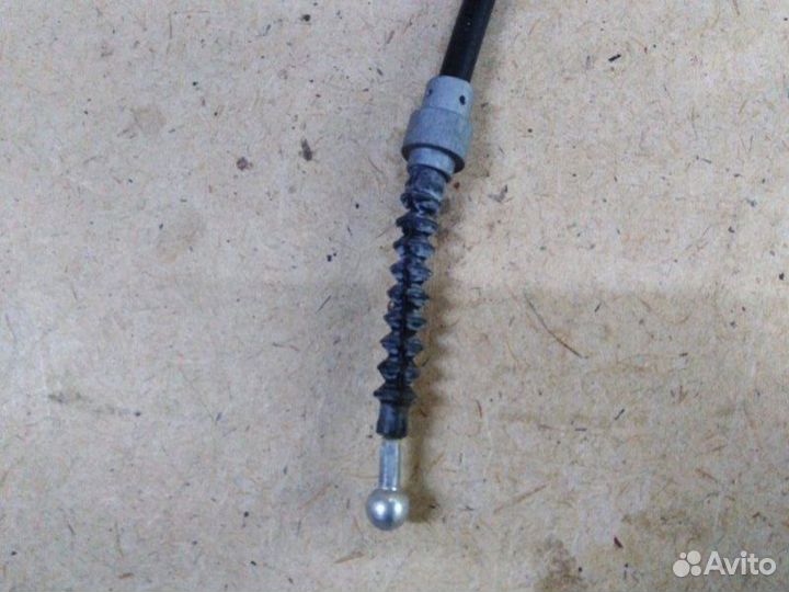 Трос стояночного тормоза задний Volkswagen