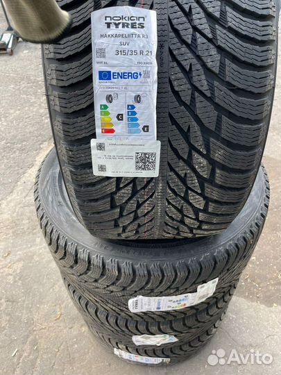 Nokian Tyres Hakkapeliitta R3 SUV 275/40 R21 и 315/35 R21