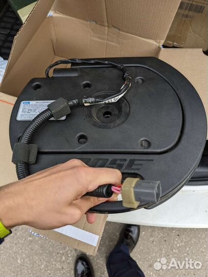 Саббуфер в запасное колесо Bose