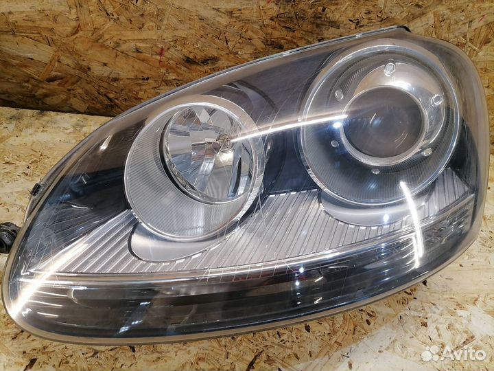 Комплект фар Volkswagen Jetta 5 ксенон