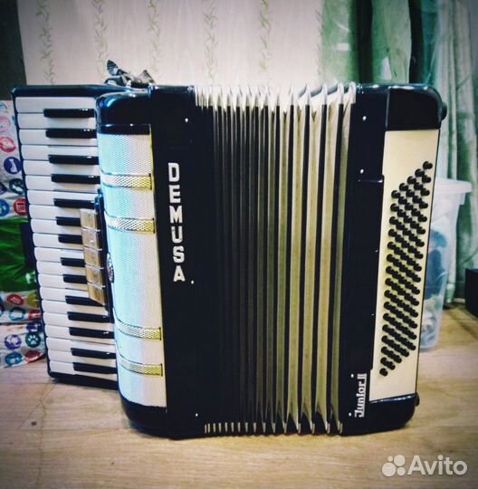 Аккордеон Demusa Junior II (Германия)