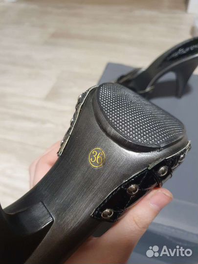 Босоножки чёрные разные 35-36 размер