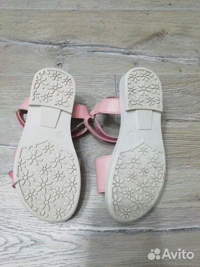 Босоножки Favaretti б/у