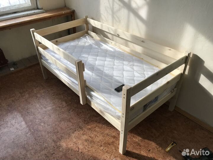 Детские кровати из массива сосны новые