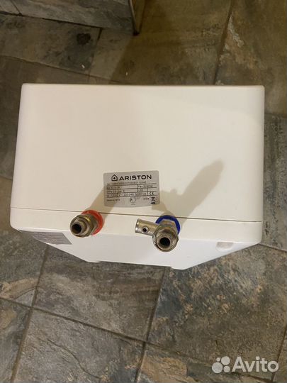 Водонагреватель ariston