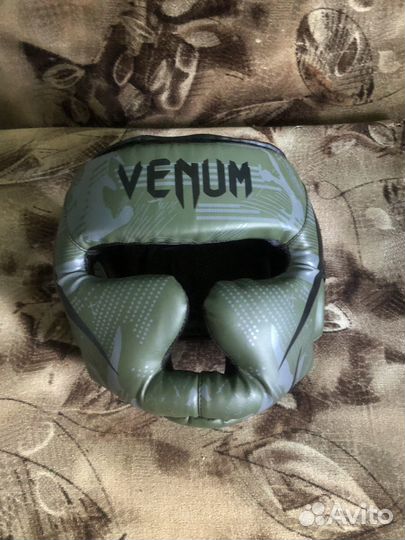Боксерский шлем venum