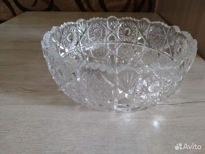 Большая хрустальная ваза