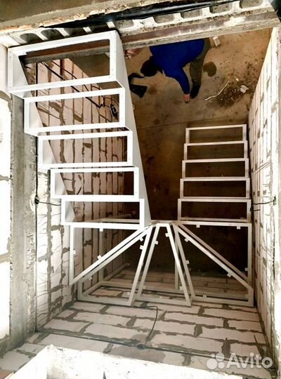 Лестничиный металлокаркас