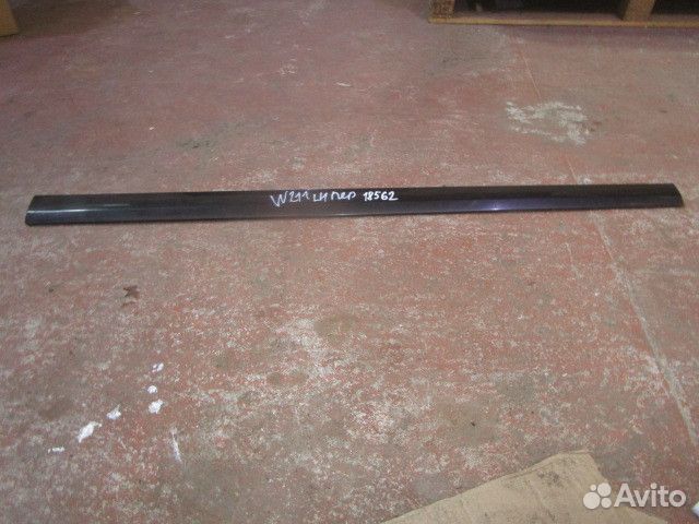 Молдинг двери переднй левой Mercedes Benz W211 E-K