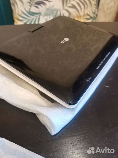 Портативный видеопроигрыватель