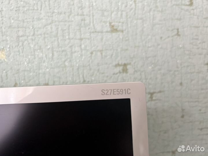 Монитор Samsung 27 изогнутый