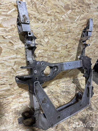 Подрамник Porsche Panamera 4