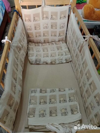 Бортики и комплект в детскую кроватку