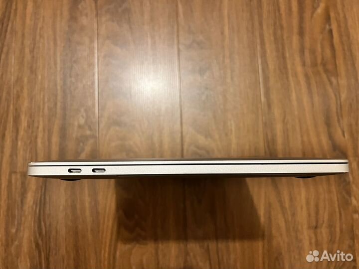 Macbook Pro 13 2016, i7, touch bar, 4Thunde3Port