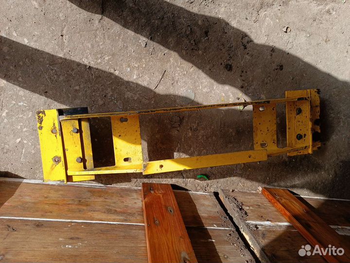 Подрамник для раздатки на ниву