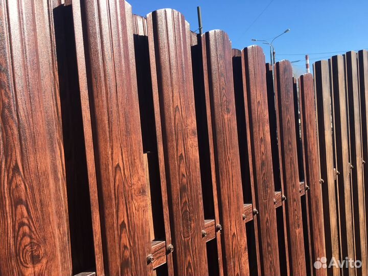 Забор из евроштакетника