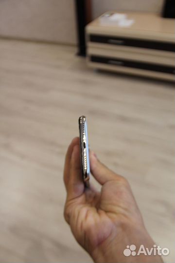 iPhone X, 64 ГБ