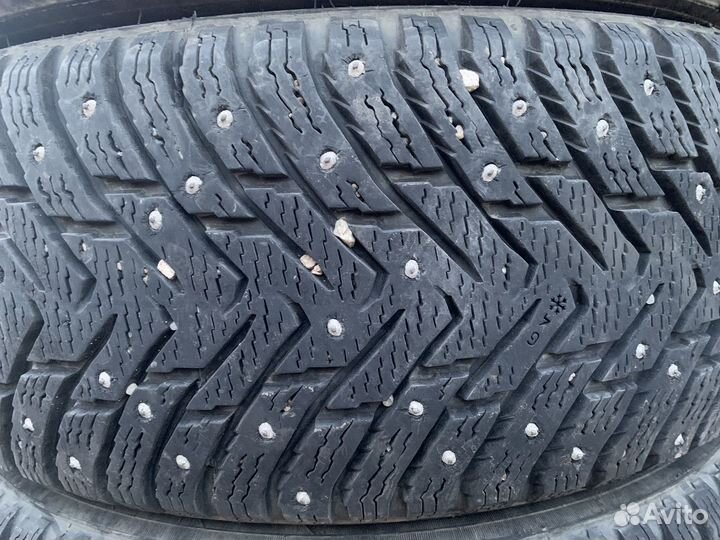 Nokian Tyres Hakkapeliitta 8 215/60 R16