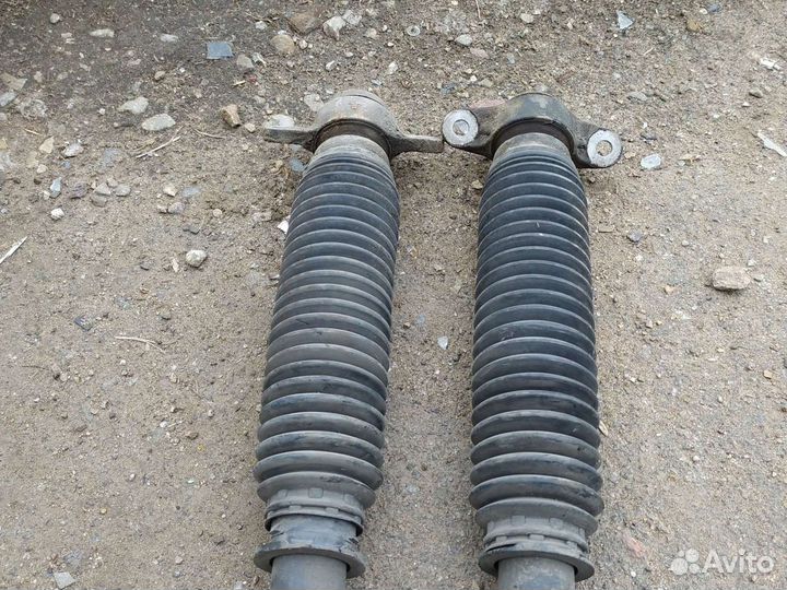 Задние стойки hyundai solaris 2