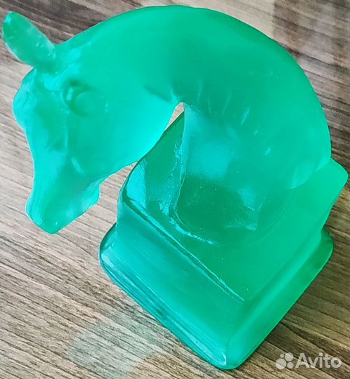 Бюст коня из воска