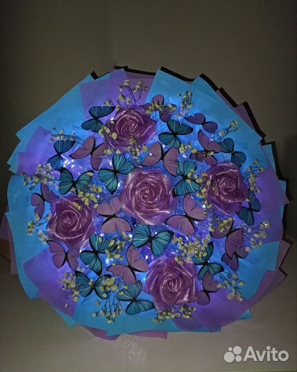 Букет из бабочек светящийся с Гипсофилой