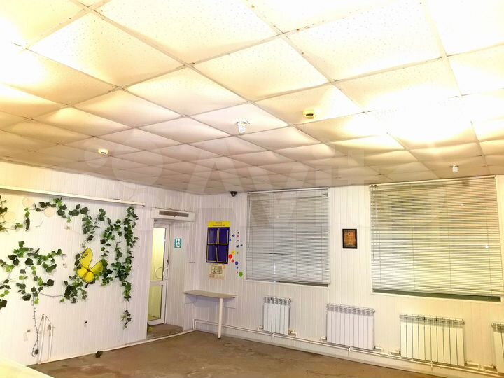 Здание, 270 м²