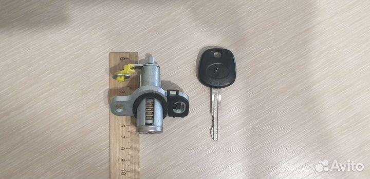 Личинка замка богажника тойота королла