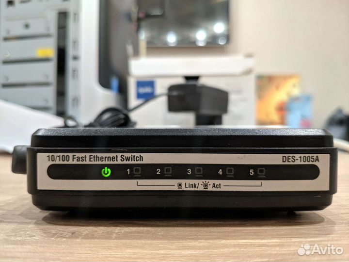 Коммутатор D-Link DES-1005A