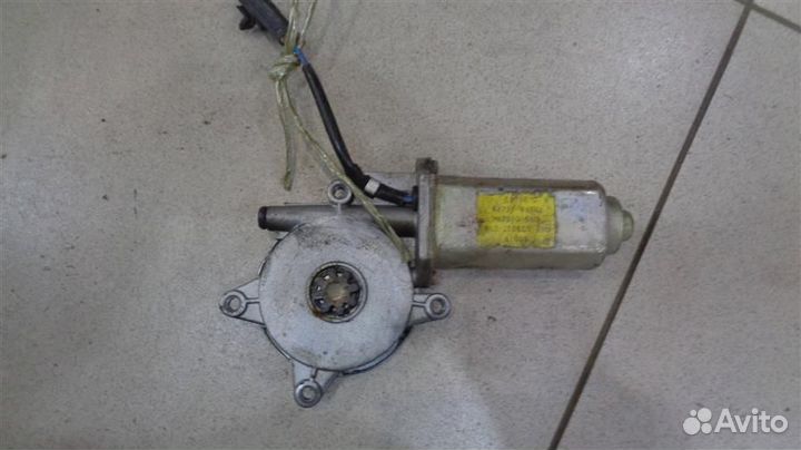 Моторчик стеклоподъемника задний левый Nissan Pre